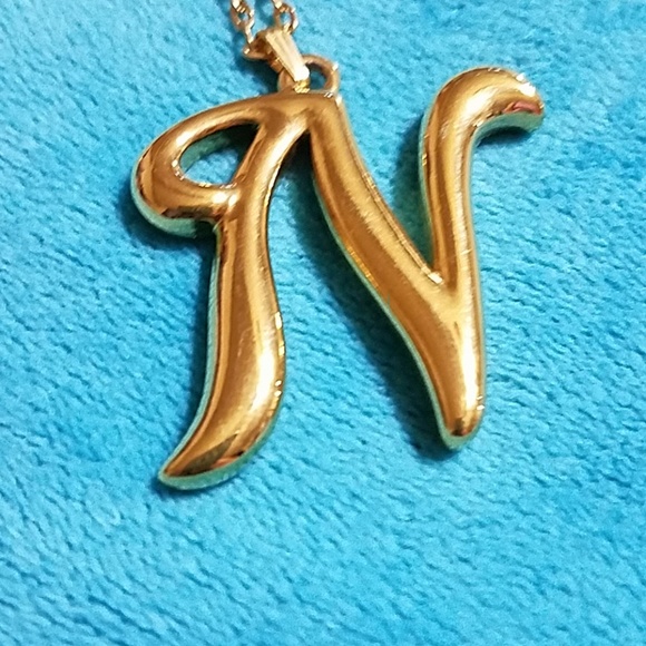N Avon gold inital necklace - Picture 2 of 4